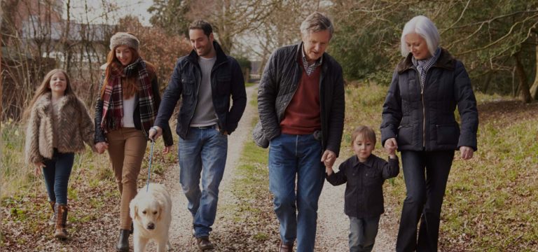 10 Great Holiday Activities to Do with Your Older Loved Ones